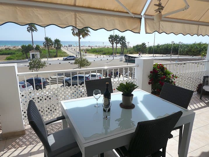 Santa Bárbara Antonio sea view directly on the beach in Conil