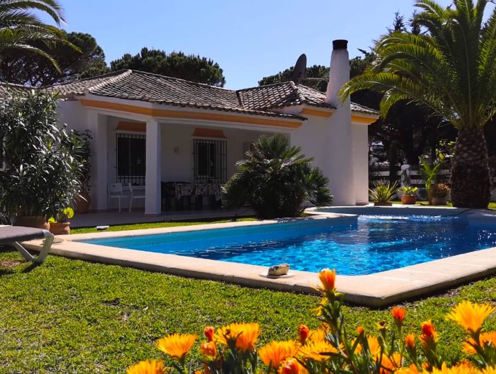 Villa Alondra con piscina privada en Roche