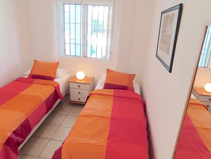 Habitación con 2 camas individuales - Villa Alondra