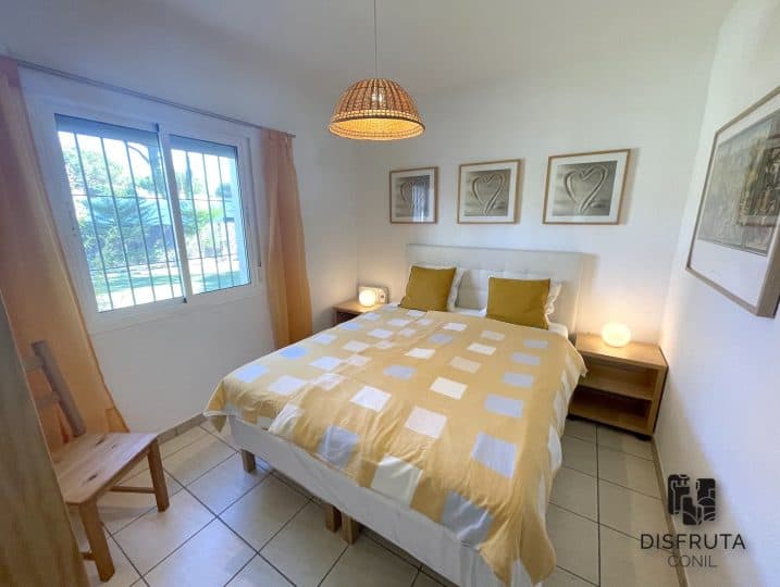 Dormitorio principal con cama de matrimonio - Villa Alondra