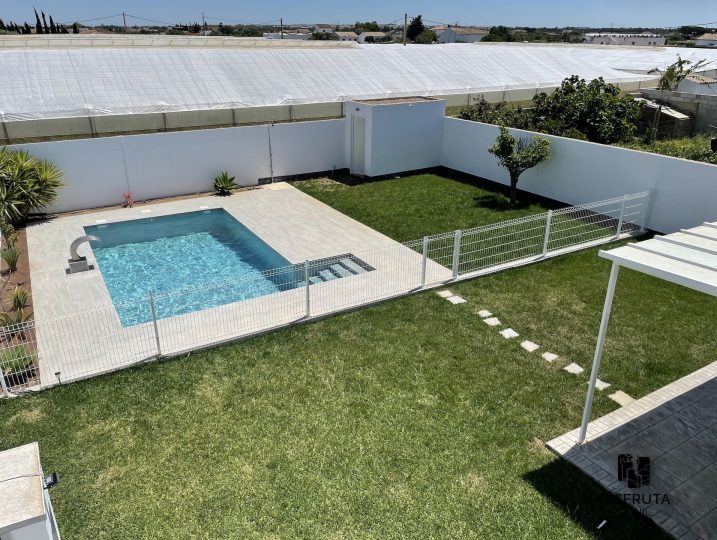 Vista de la piscina desde la azotea - Casa Rubio