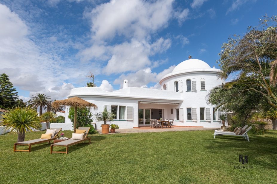 La Cúpula, vista del jardín a la villa - La Cúpula