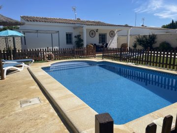 Casa Joaquina 3, vista sobre la piscina privada a la casa